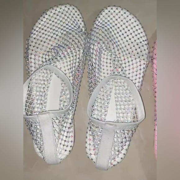 White Mesh And Rhinestone Flat Sandals. Size 42 - Picture 2 of 5